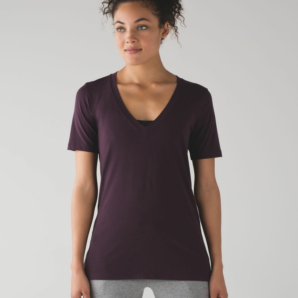 Lululemon Love Tee IV

Black Cherry
8